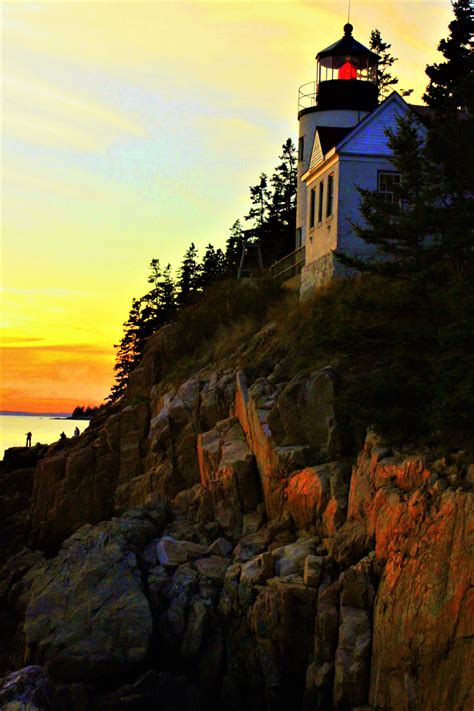 Sunset at Bass Harbor Lighthouse – Travel Bugged