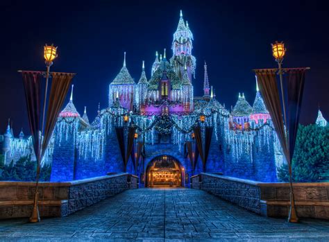 Image - Disneyland Christmas Castle.jpg | Disney Wiki | FANDOM powered by Wikia