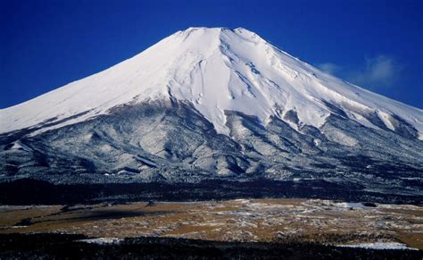 1707: The Last Eruption of the Volcano Fuji in Japan | History.info