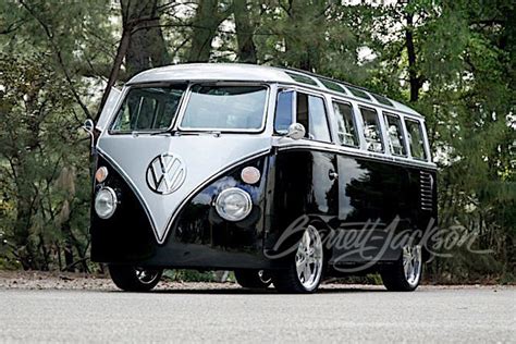 1962 VOLKSWAGEN TYPE II CUSTOM 23-WINDOW BUS