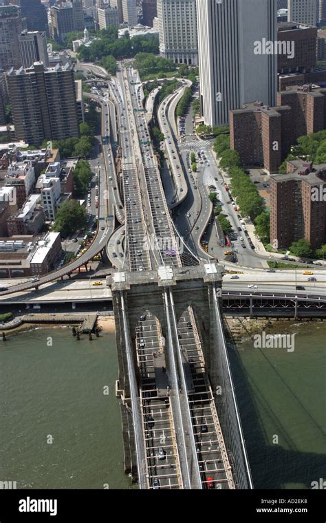 Birds eye view of brooklyn bridge hi-res stock photography and images - Alamy