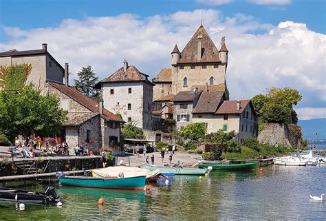 Yvoire Castle, Lake Leman, France jigsaw puzzle in Castles puzzles on TheJigsawPuzzles.com