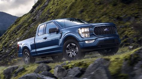 2023 Ford Maverick vs. 2023 F-150: Hi Big Brother!