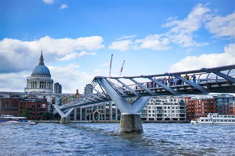 Famous bridges across the River Thames - no6-london.com