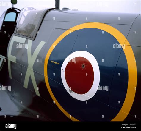 Side view of a Supermarine Spitfire with the RAF roundel on the fuselage Stock Photo - Alamy