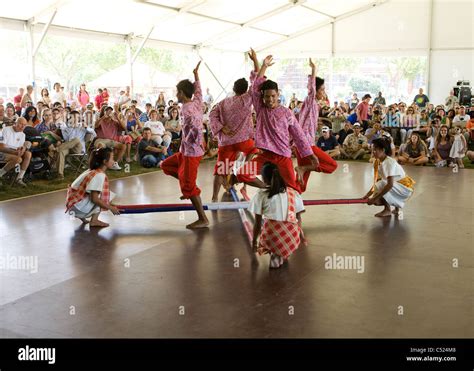 Tinikling Dance Clipart Bw