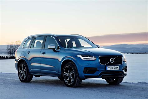 2018 Volvo XC90 plug-in hybrid SUV: bigger battery, slight range boost