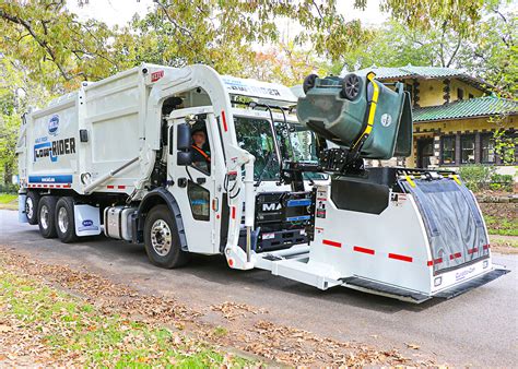 Front Load Garbage Trucks With Curotto Can - Automated Front Loaders