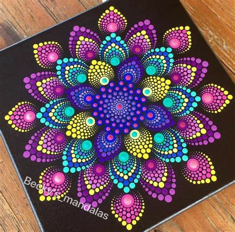 Pin by Janine Aubin on brique blanche | Mandala dots, Dot painting, Dots art