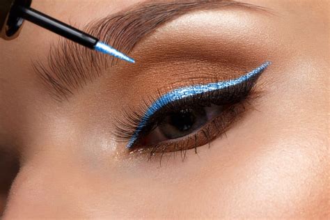 11 Glitter Eyeliner Looks To Try Out