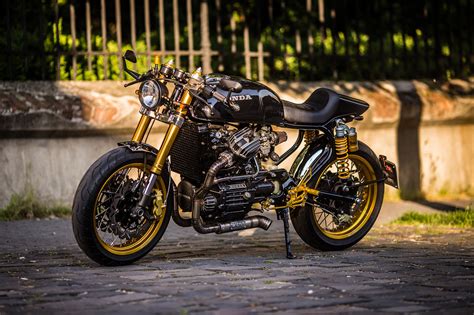 SLOVAKIAN PIE. Marek Bača’s Immaculate ’82 Honda CX500 Cafe Racer - Pipeburn