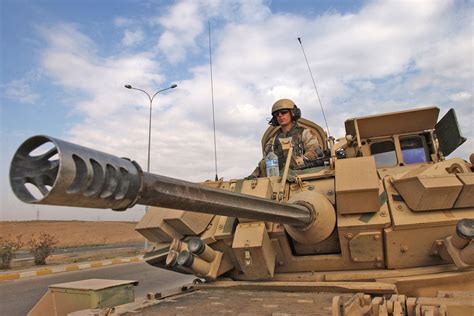 M2/M3 Bradley Fighting Vehicle | Military.com