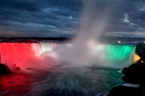 Niagara Falls was also decorated in Hungarian national colors — Civilek Info