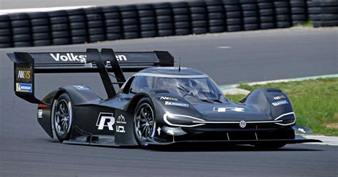 Volkswagen I.D.R: Checkout This Insane Electric Race Car