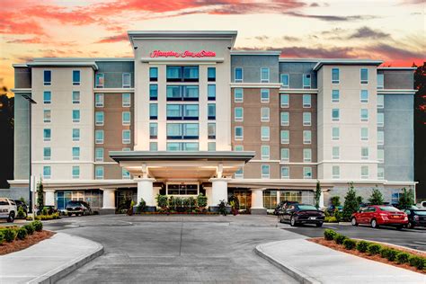 Hampton Inn & Suites by Hilton Atlanta Perimeter Dunwoody, 4565 Ashford Dunwoody Road, Atlanta ...