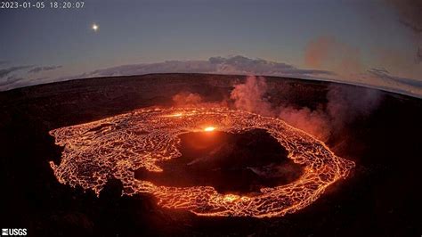 Kilauea volcano in Hawaii erupts just weeks after it stopped spewing lava | US News | Sky News