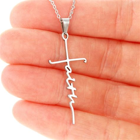 FAITH CROSS CHRISTIAN NECKLACE - RunSpree.com