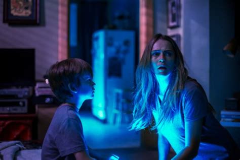 LIGHTS OUT – Review – We Are Movie Geeks