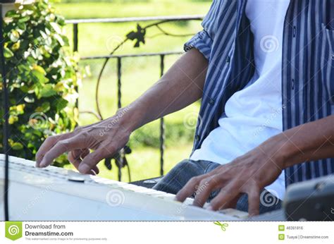 Play Electronic Musical Keyboard Instrument Stock Photo - Image of black, musician: 46391816