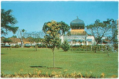 Masjid Raya Bandung - Uloom.id