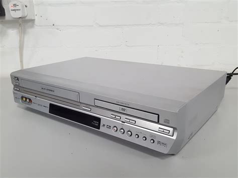 JVC HR-XV31EK DVD / VHS Player Combo VCR Player