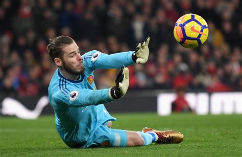 Manchester United news: David de Gea felt 'unstoppable' in heroic 14-save display at Arsenal ...