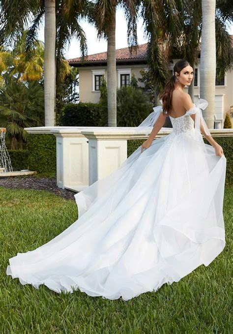 10 Beautiful Botanical Wedding Dresses