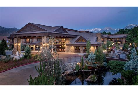 Creekside Inn - Our Luxury Hotel in Bishop California