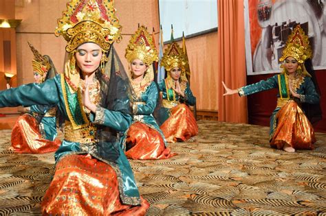 Tari Persembahan Melayu Kepulauan Riau