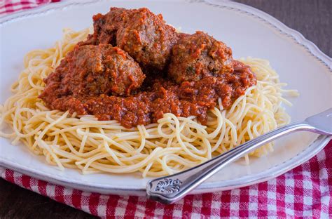 Spaghetti and Meatballs | Jennifer Cooks