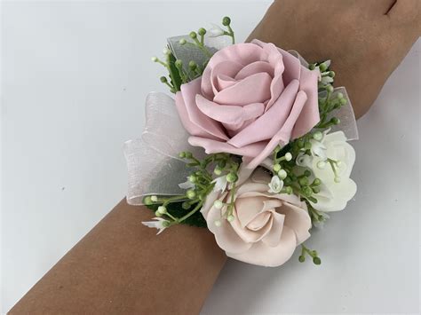 Corsage For Homecoming - Corsage Prom