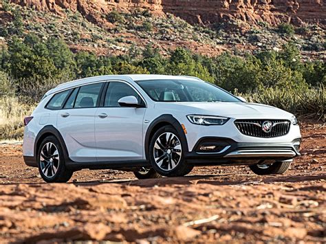 2020 Buick Regal TourX Review