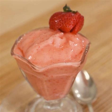 Sugar-Free Strawberry Frozen Yogurt Recipe - EatingWell