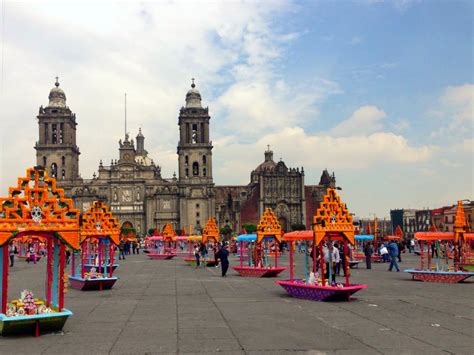 The complete guide to exploring the Zocalo in Mexico City - Globetotting