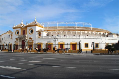 Plaza de Toros de la Real Maestranza de Caballería de Sevilla (Sevilla) | Structurae