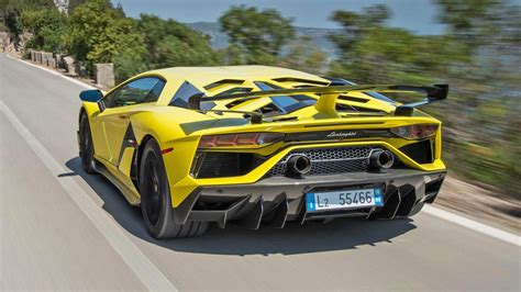 Lamborghini Aventador SVJ specs, 0-60, quarter mile, lap times - FastestLaps.com