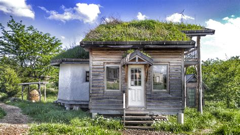 Green Roof on a Straw Bale House | The Year of Mud