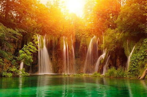 Plitvice-Lakes-National-Park-1024x681