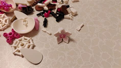 Lego Icons Orchid review | Live Science