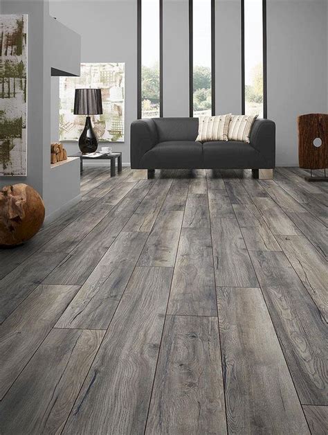 multi coloured wood laminate flooring - Adriana Villegas