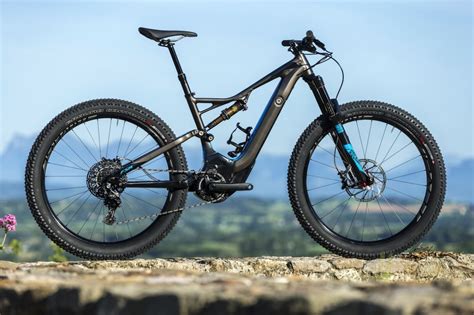 News: Specialized Launches Turbo Levo Pedal Assist Mountain Bike - Singletracks Mountain Bike News