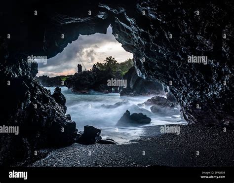 Sea Cave, Waianapanapa State Park, Hana, Maui, Hawaii Stock Photo - Alamy