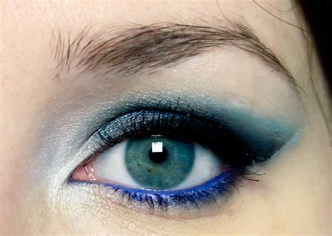 Rachhloves: Sapphire Blue Eyes for New Years!