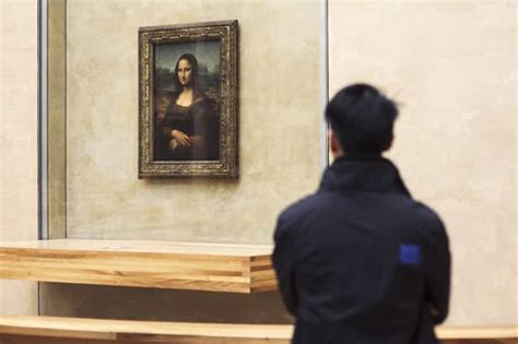 Louvre Museum: Mona Lisa Without the Crowds Last Entry Tour | GetYourGuide