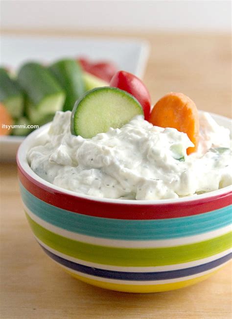 Dill Cucumber Yogurt Dip {Low Carb} ⋆ Its Yummi