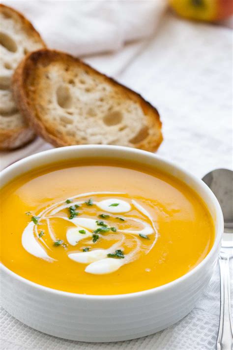 Creamy Butternut Squash Soup with Apple and Onion