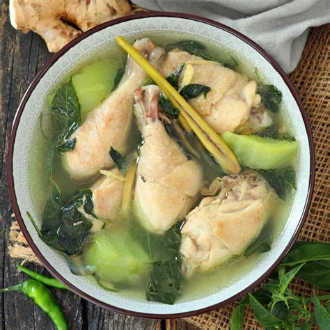 Chicken Tinola (Tinolang Manok) - Foxy Folksy