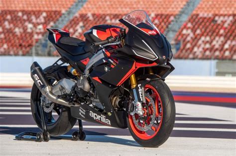 Aprilia RS 660 Trofeo First Look (14 Fast Facts from the Track) - GearOpen.com