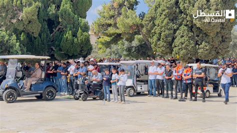 Pictures: Thousands of Palestinians Attend Friday Prayer at Jerusalem’s Al-Aqsa Mosque