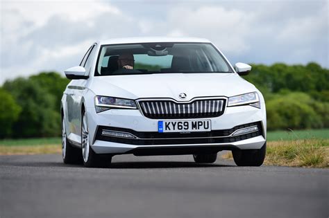 Skoda Superb hybrid review | DrivingElectric